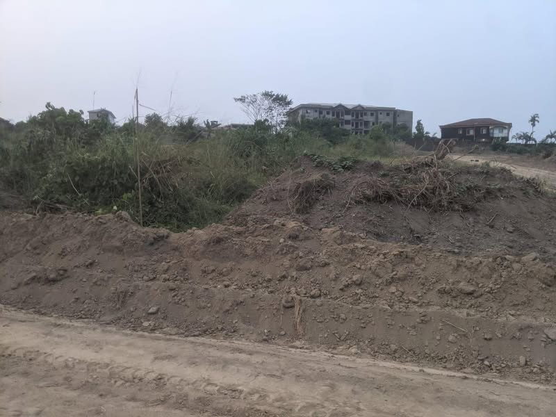 TERRAIN A VENDRE, Yassa ( carrefour ayissi)